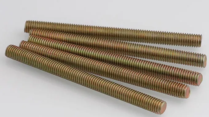 Goujons entièrement filetés